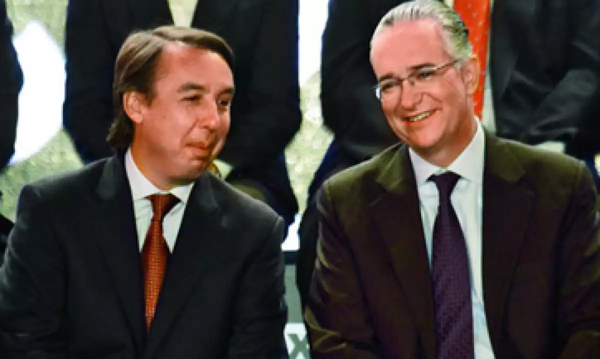 En abril de 2011, Emilio Azcárraga Jean y Ricardo Salinas Pliego dieron a conocer el interés de Televisa para adquirir 50% de Iusacell. (Foto: Archivo)