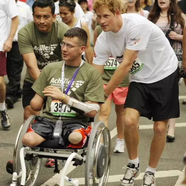 El príncipe Harry de Inglaterra continuó con su visita a Nueva York, participando de una carrera de los veteranos de guerra de Estados Unidos, en Nueva York.