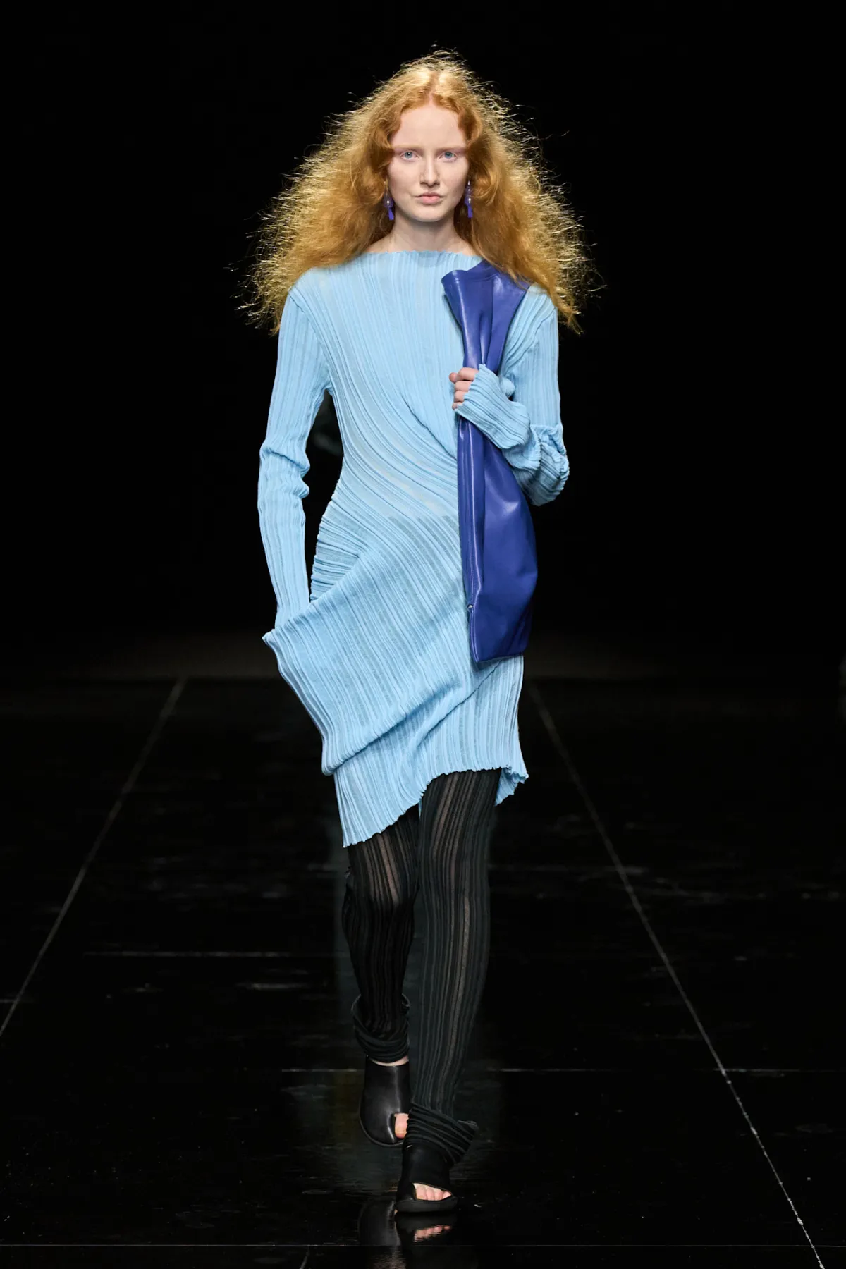 Miyake S27 012.jpg