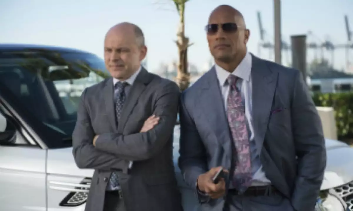 En 'Ballers', Johnson regresa como el jugador retirado de la NFL que guía a otros jugadores en el negocio del deporte. (Foto: HBO )