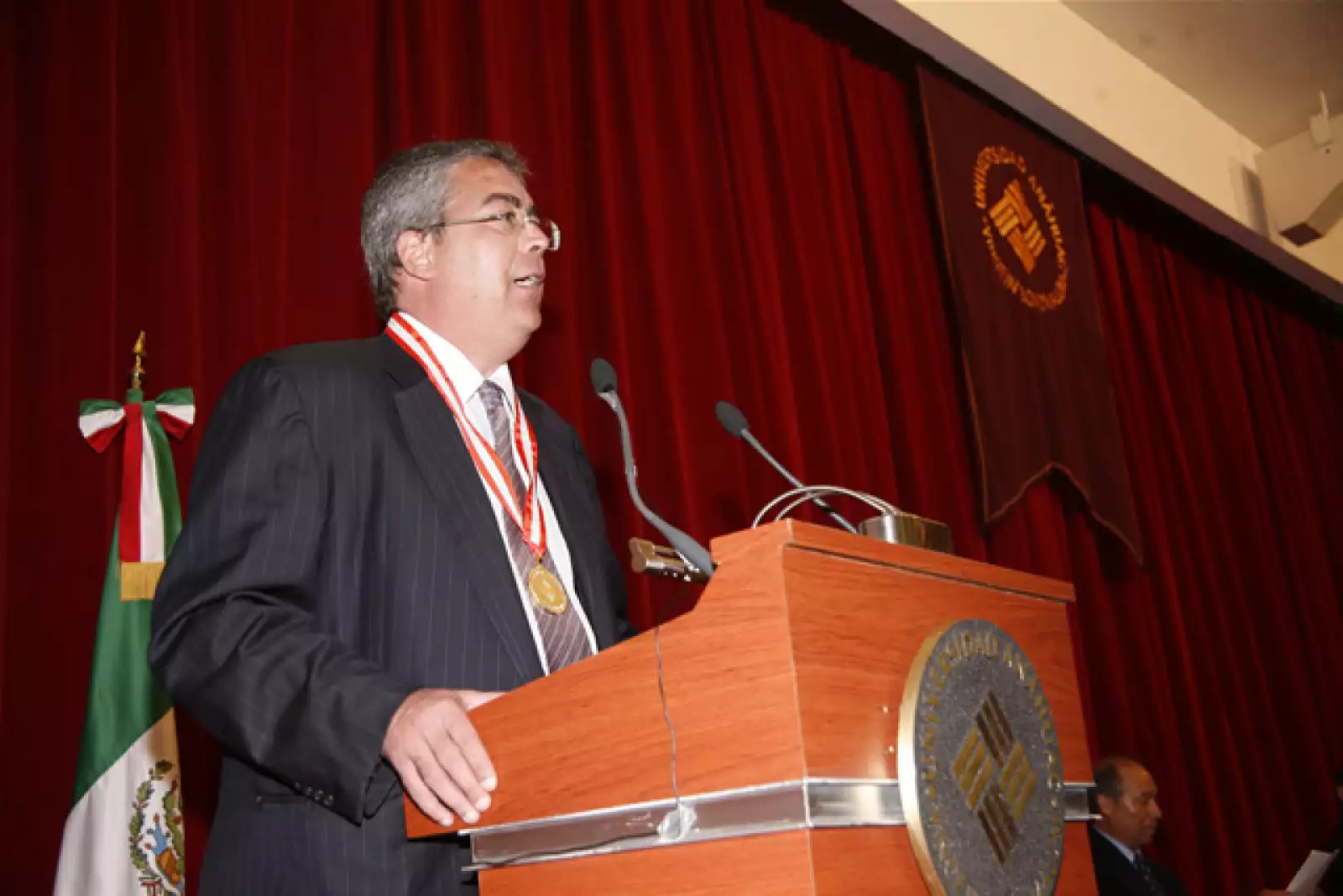 Medalla Anáhuac  a José Antonio Alonso