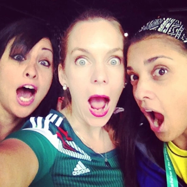 La periodista ha tomado su fama con tan buen humor que hoy compartió esta imagen y a pie de foto escribió: `My World Cup face´.
