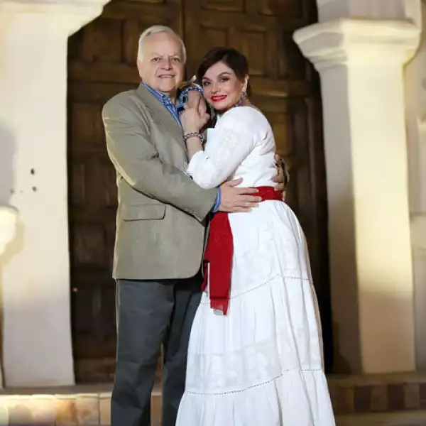 Alejandro Rorica,Martha Chapa