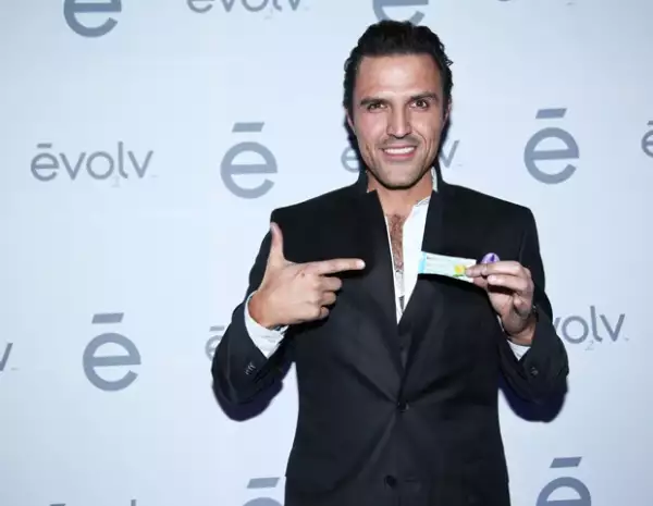 Billy dejará temporalmente el cine para dedicarse a este nuevo proyecto.