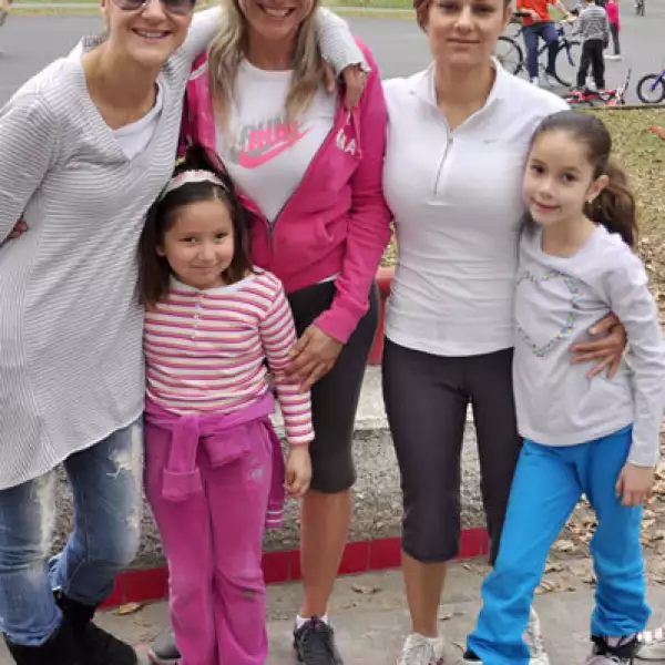 Karla Wolberg,Katty Treviño,Regina Tapia,Gaby Flores y Regina Salas