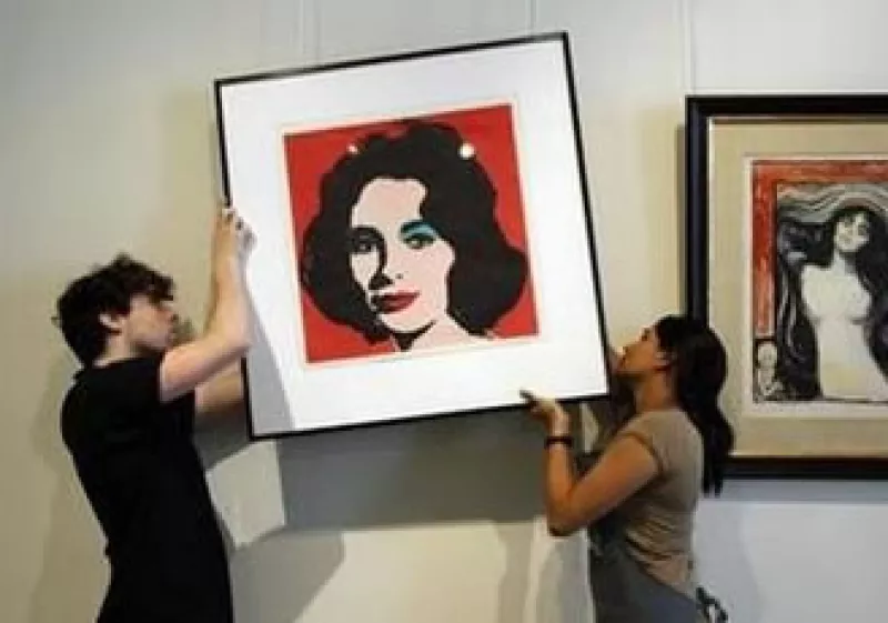 El actor Hugh Grant vendió el retrato de Liz Taylor en 2007 por 23.6 millones de dólares. (Foto: Reuters)