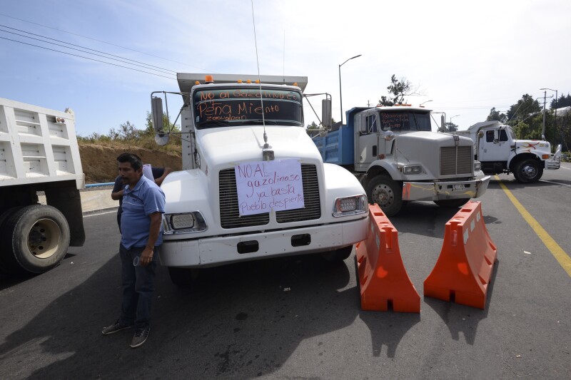 En protesta.