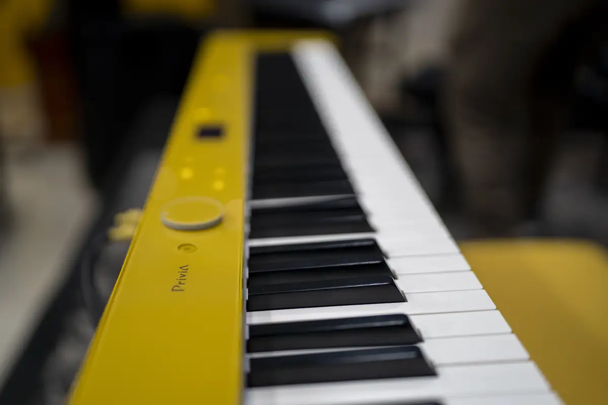 Calidad vs precio: así enfrenta Casio la invasión de teclados musicales chinos