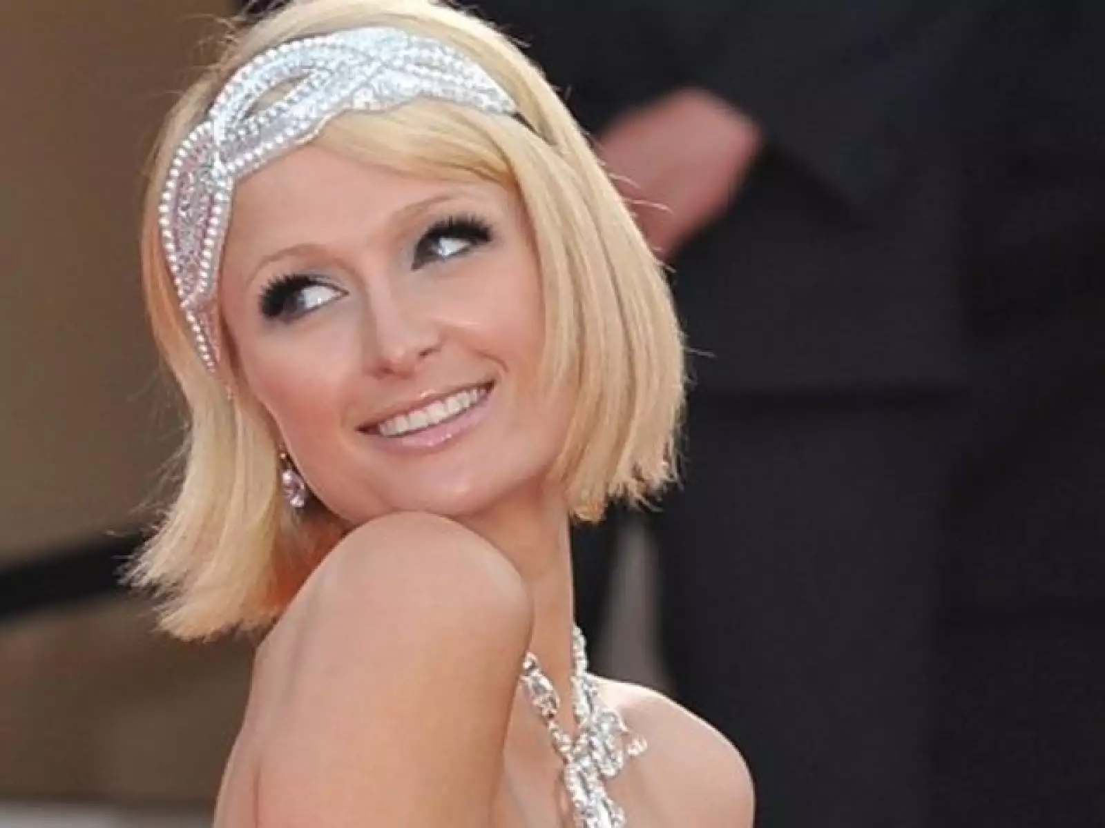 EXPERTA EN POSE. No hay nadie que ame tanto las alfombras rojas como Paris Hilton. A pesar de eso, no tiene un gran abanico de poses, siempre recurre a las mismas.