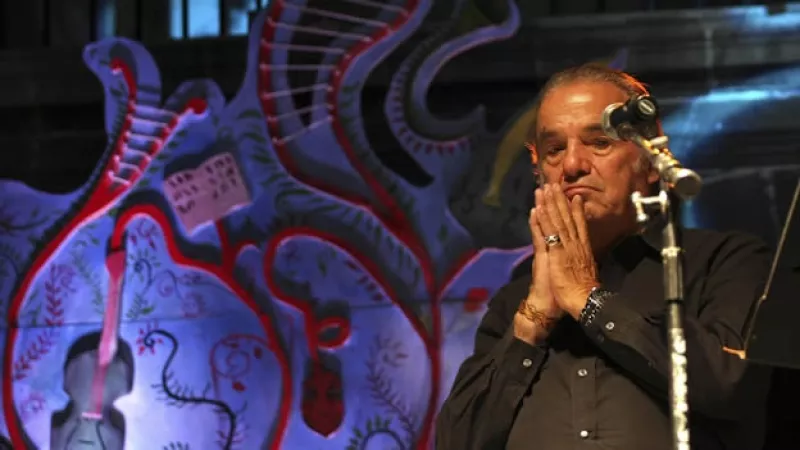 oscar chavez en un concierto en