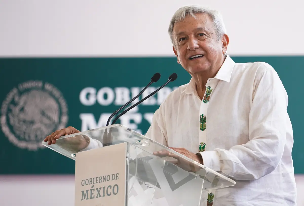 AMLO_Playa_del_Carmen-3.jpg
