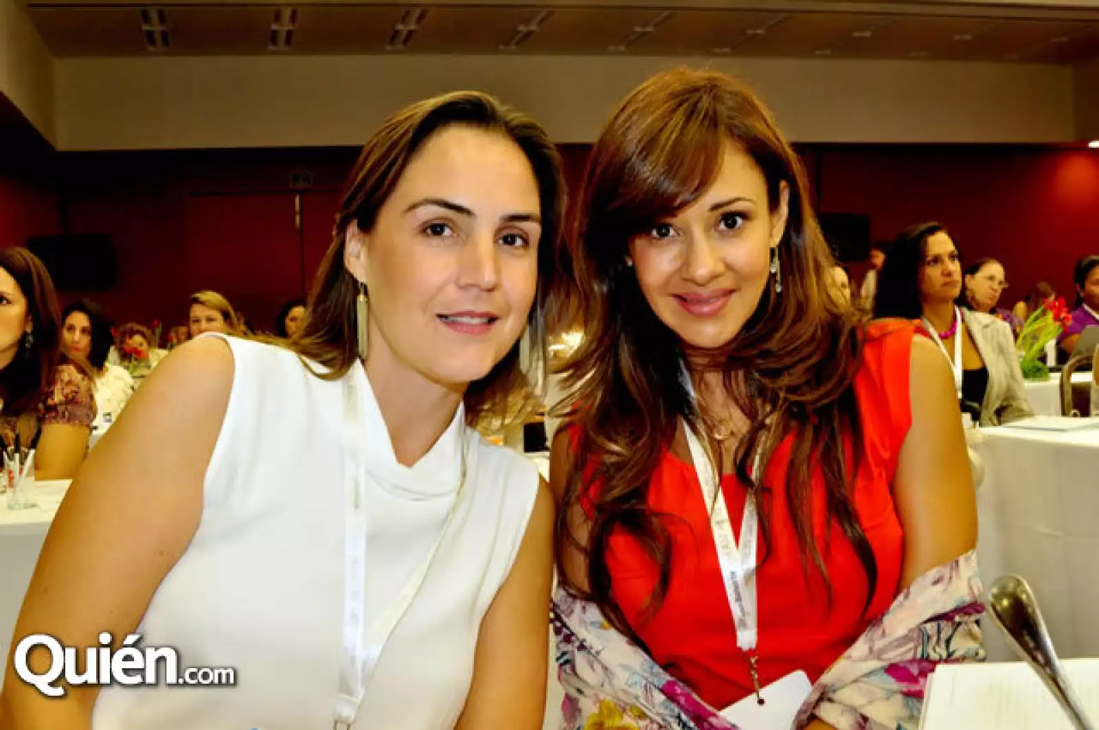 Mayté Canales y Adriana Guerra de Martínez