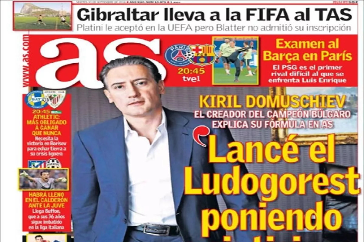 Karl se unió al performance.