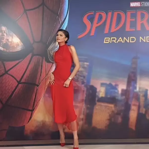 Zendaya en Photocall.jpg