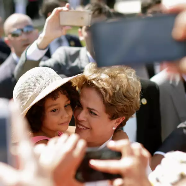 Dilma Rousseff convivió con sus seguidores.