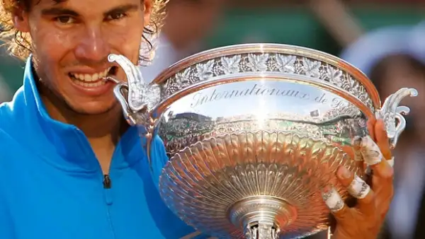 El tenista venció al suizo Roger Federer para coronarse por sexta vez en el Abierto de Tenis de Francia.
