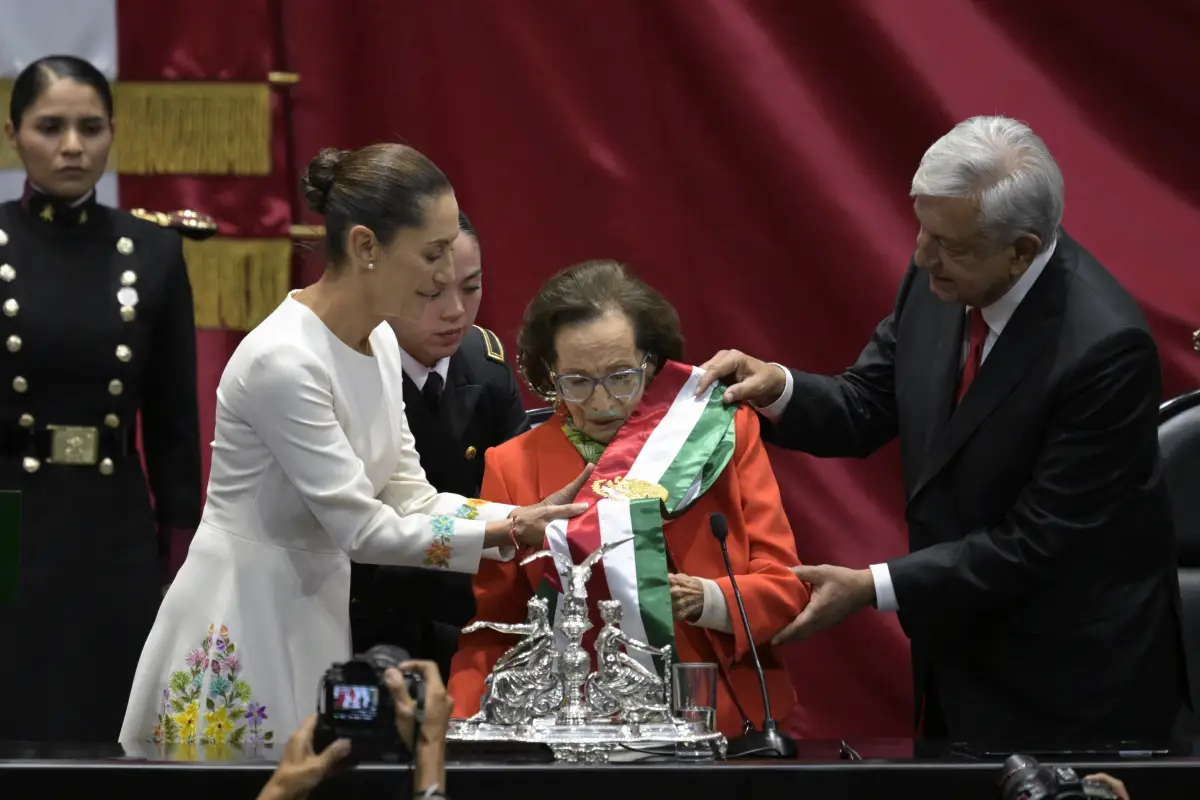Muere Ifigenia Martínez