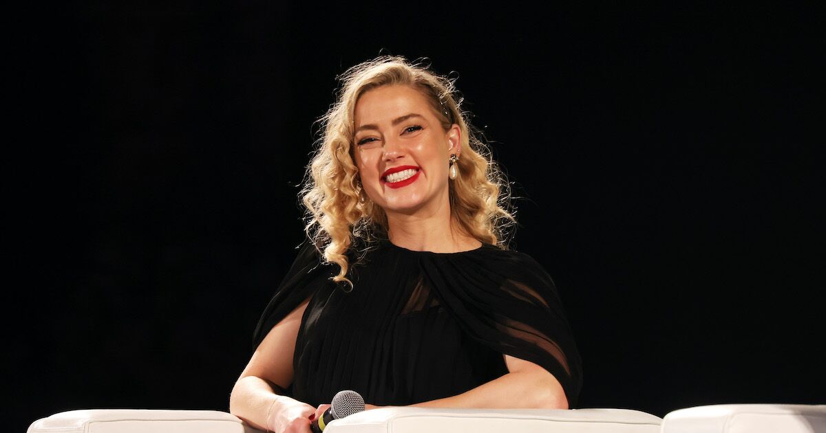 Amber Heard da la bienvenida a sus gemelos Agnes y Ocean