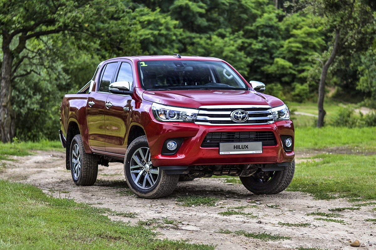 Toyota supera a Ford en ventas de autos en México