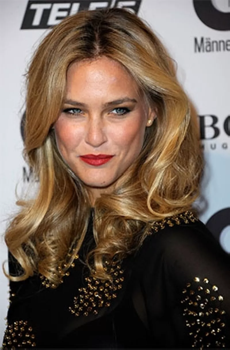 Después de un año y medio de terminar su relación con Leonardo DiCaprio, la guapa modelo encuentra nuevamente el amor con un empresario israelí.