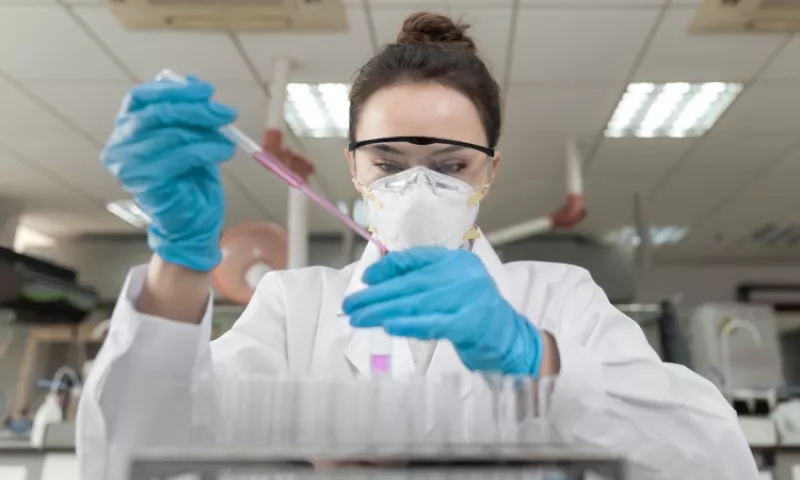 Científicas, sin espacios en puestos de liderazgo en la academia