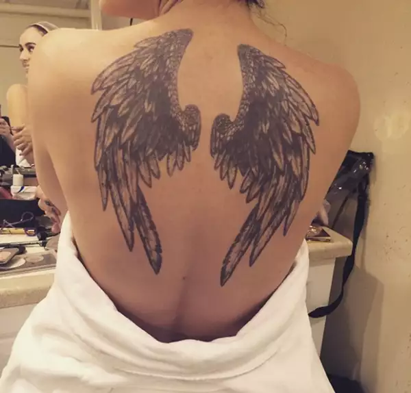 La actriz compartió en su cuenta de Instagram el impresionante tatuaje que lucirá en la serie.