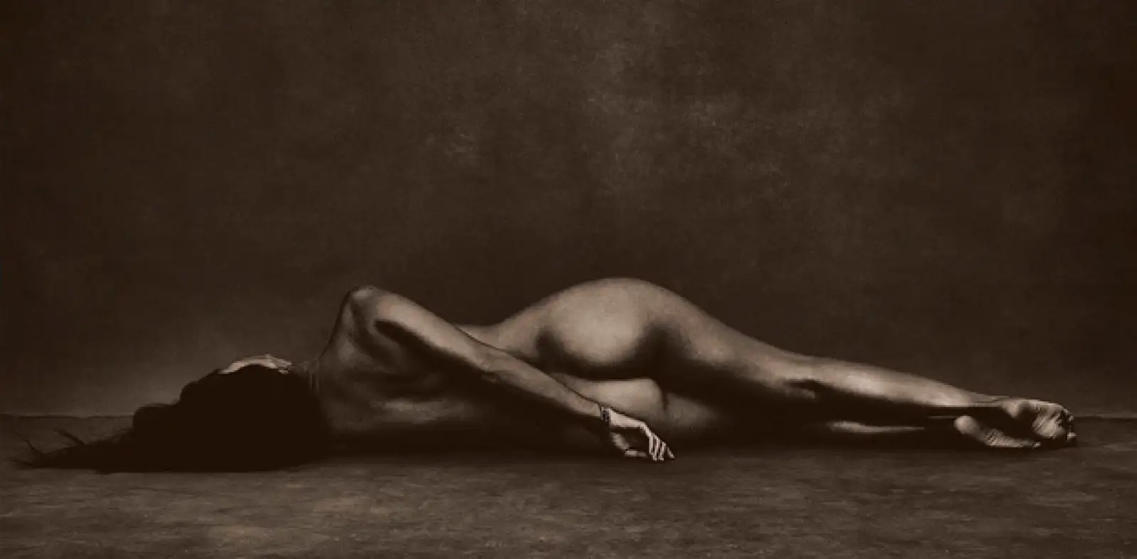 Tras su separación de Scott Disick, este 2015 Kourtney Kardashian posó desnuda para el artista Brian Bowen Smith.