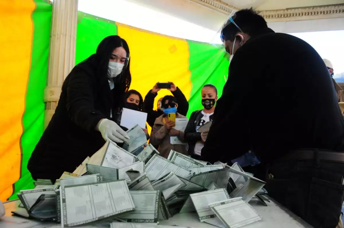 Funcionarios de casilla 