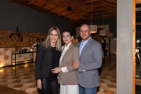 Gilda Gutiérrez, Monica Salazar y Hernán Martínez en Malaak