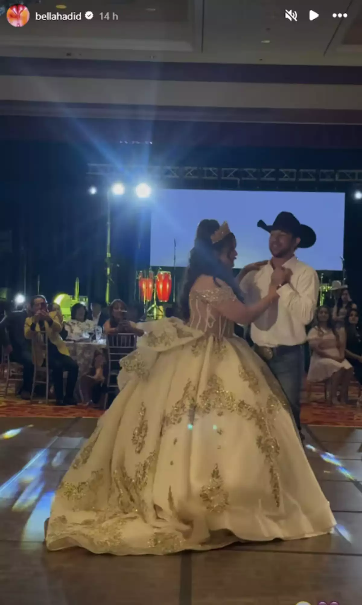 bella-hadid-quinceañera-madrina