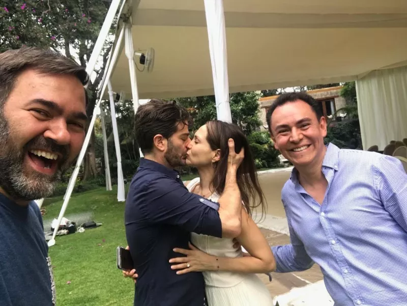 Bianca Marroquín y Joseph Schottlan