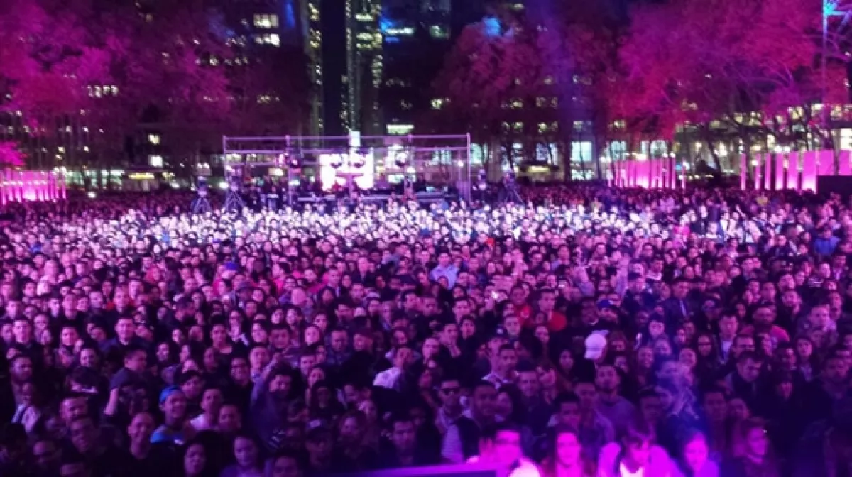 "Es inspirador ver gente de todo el mundo reuniéndose en Nueva York", fue lo que escribió Shakira al compartir esta imágen de su público.