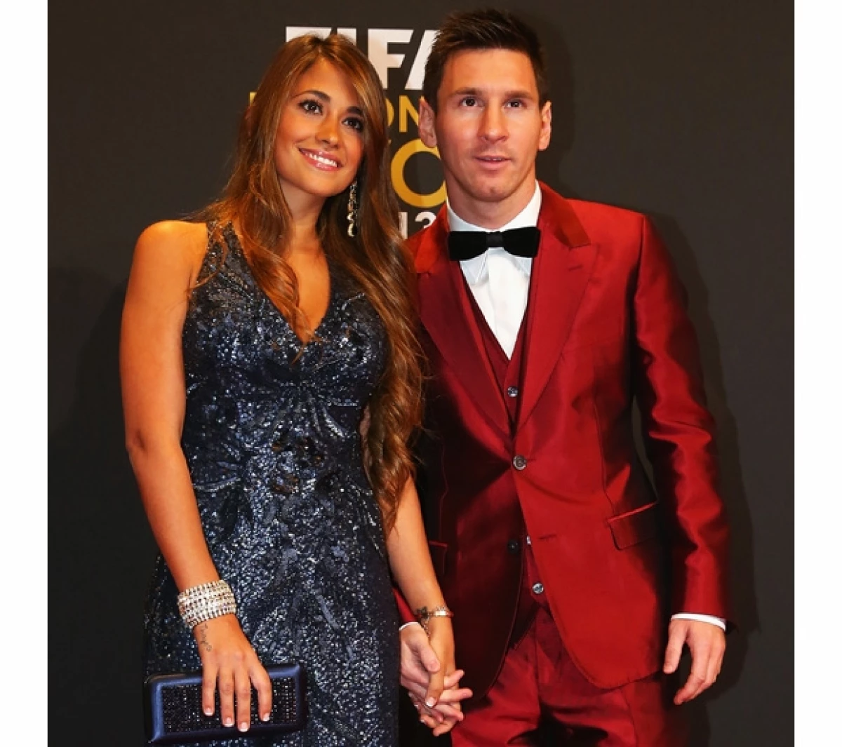 Antonella Rocuzzo y Messi hacen una elegante pareja.