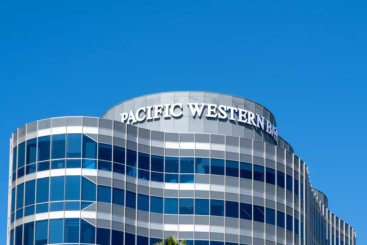 PascWest y acciones