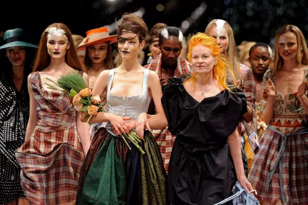 Muere Vivienne Westwood diseñadora reina del punk