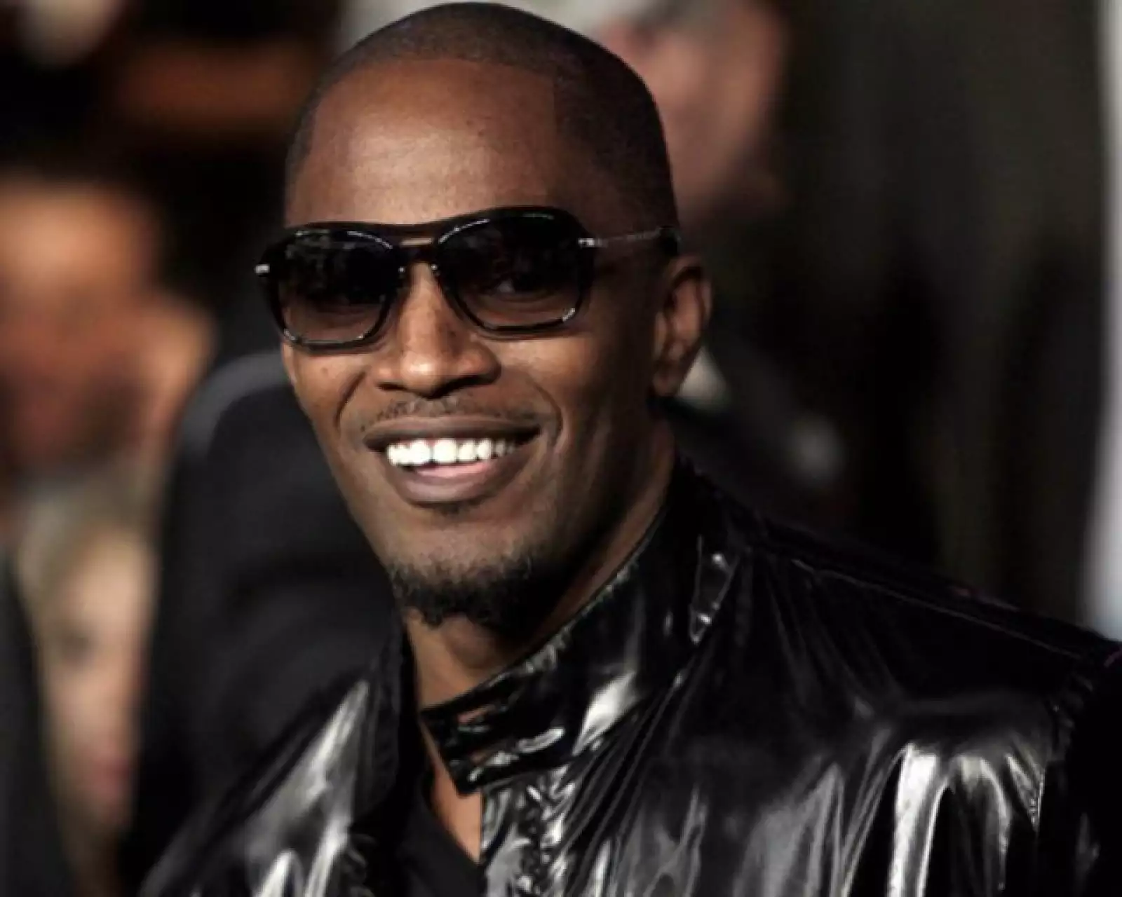 El actor Jamie Foxx llegó puntual para ver a Mayweather Jr. vs Sugar.