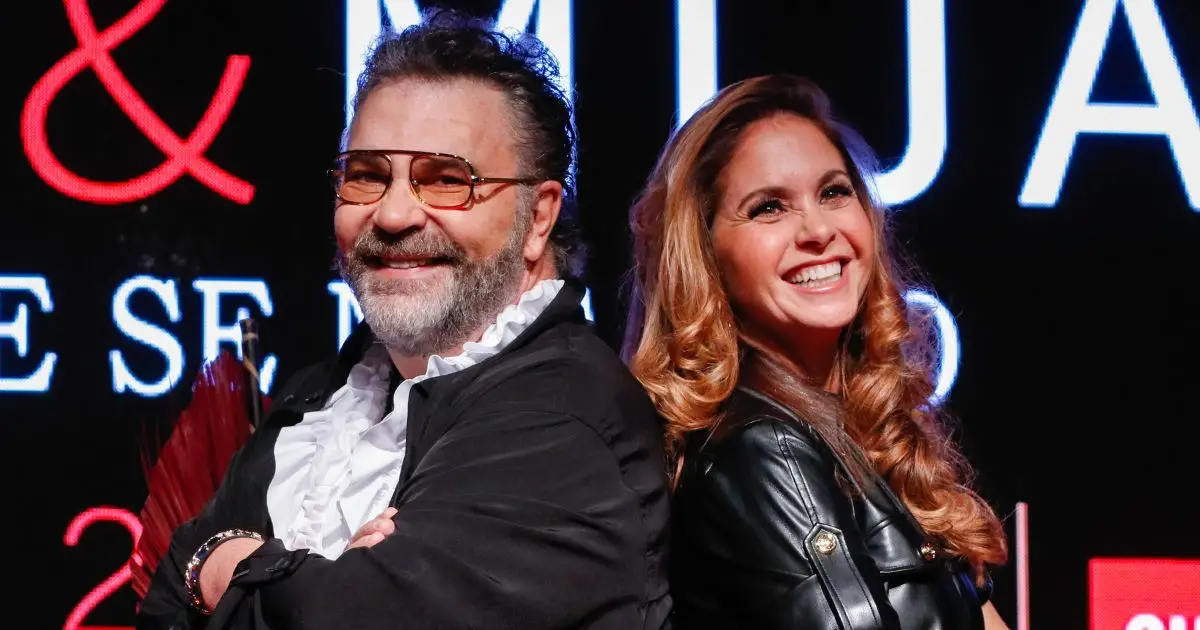 Lucer-da-emotivo-discurso-a-Mijares-en-concierto