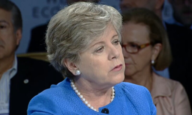 Es necesario que empresas y Gobierno definan pisos de bienestar, señala Bárcenas. (Foto: Tomada de weforum.org)