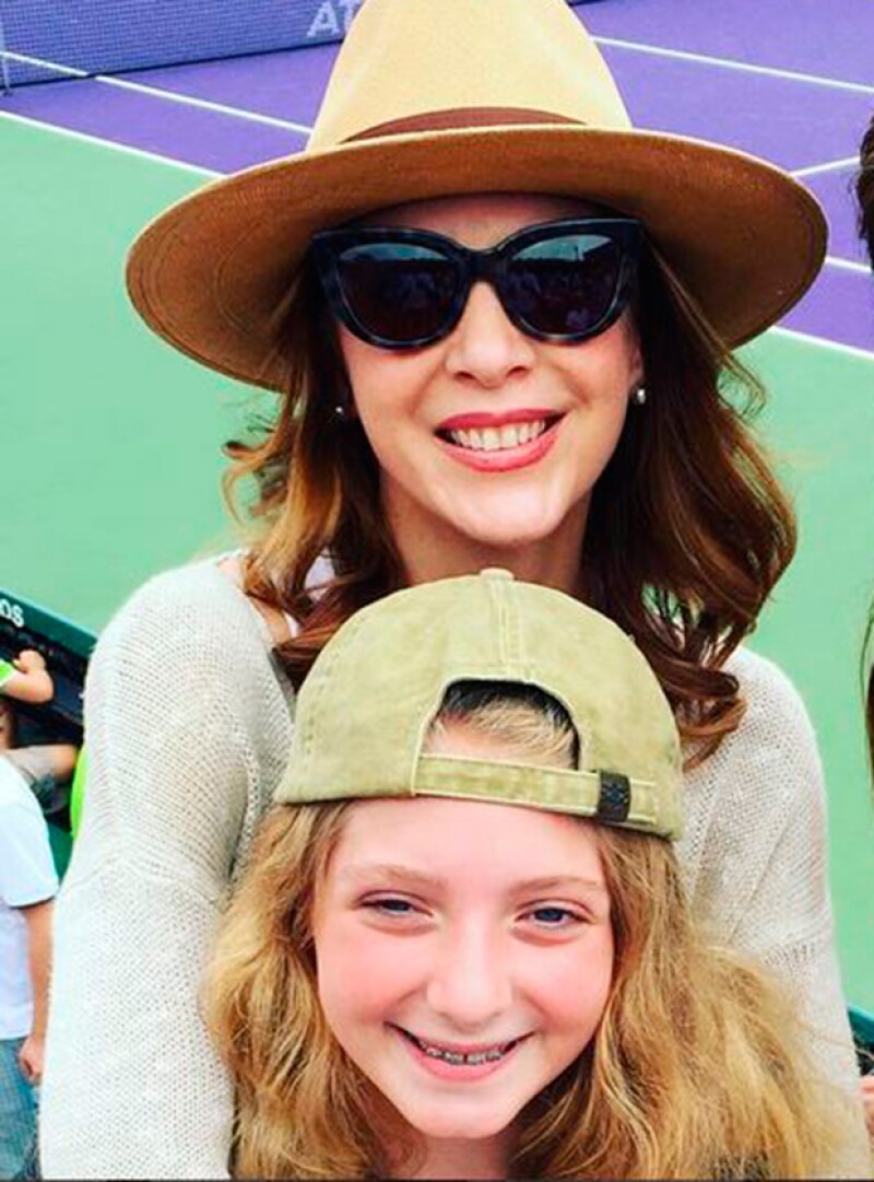 Edith presume orgullosa en redes la gran relación que tiene con su hija.