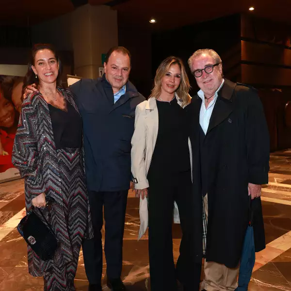 Fabiola y Federico de la Madrid con Viviana Hernández y Nacho S
