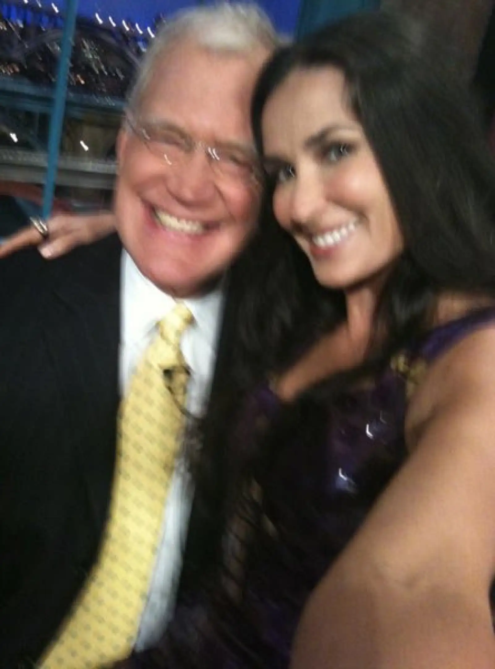 Demi Moore asistió al programa de David Letterman y aprovechó para tomarse la foto con él.