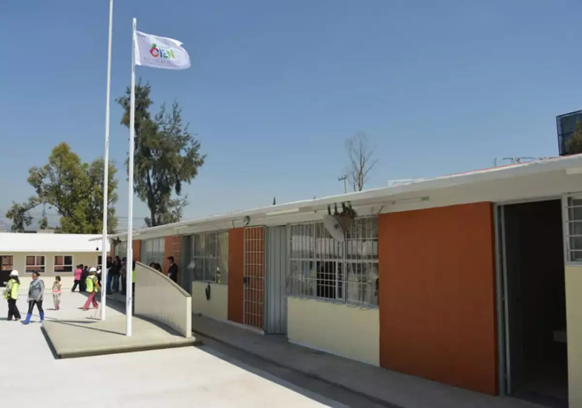 escuelas al 100