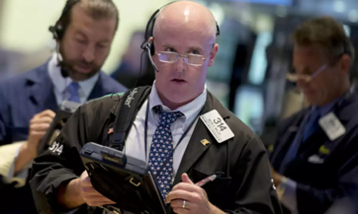 La suspensión llegó cuando el Dow Jones caía más de 1%. (Foto: Reuters)