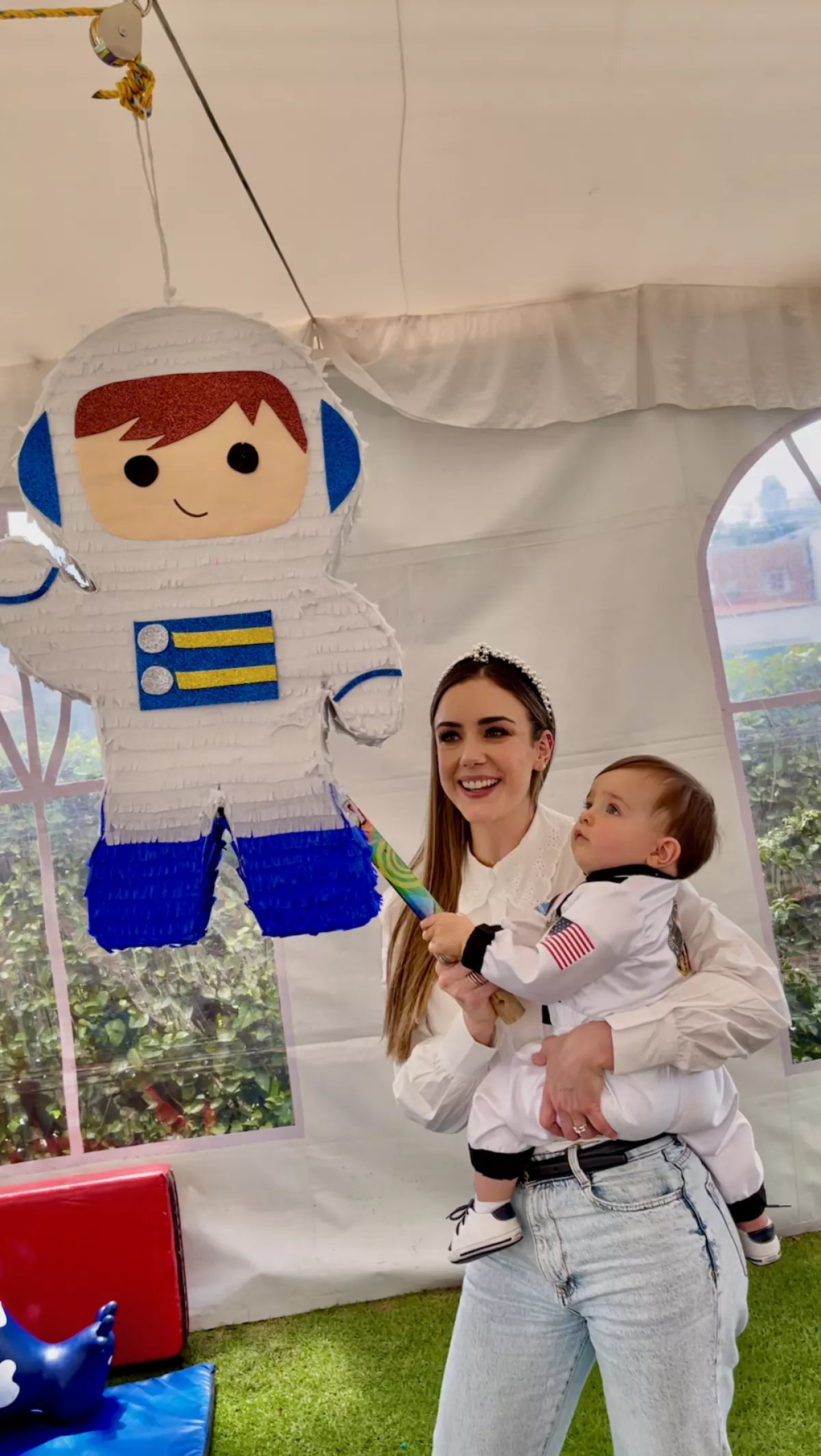 ana-thiago-pinata.jpeg