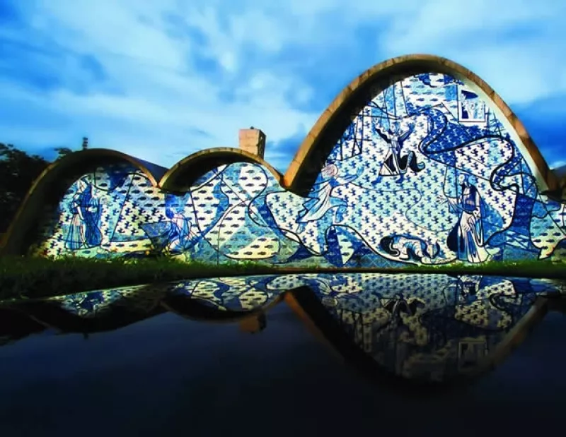 Futbol, arquitectura de ensueño y paisajes tropicales son sólo algunas de las joyas que este país ofrecerá a sus visitantes durante la Copa del Mundo en Brasil. Abelardo Marcondes te da el know how.