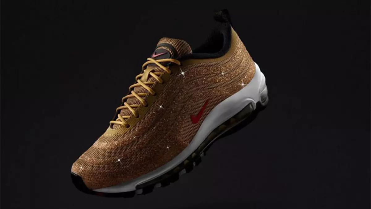 Nike Air Max 97 con cristales Swarovski. (Foto: Cortesía de la marca)