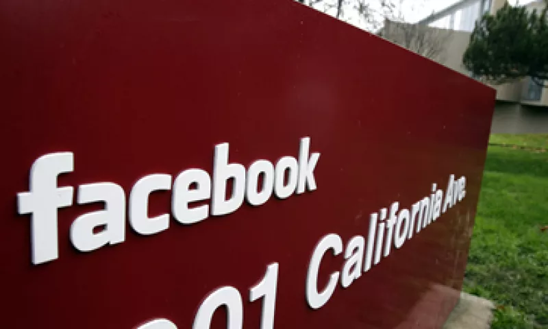 Algunos de los jóvenes empresarios se moldean a imagen del fundador de Facebook, Mark Zuckerberg. (Foto: AP)