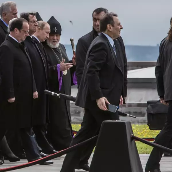 armenia putin hollande
