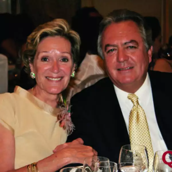 Mercedes Rivero de Lebrija, Gonzalo Lebrija