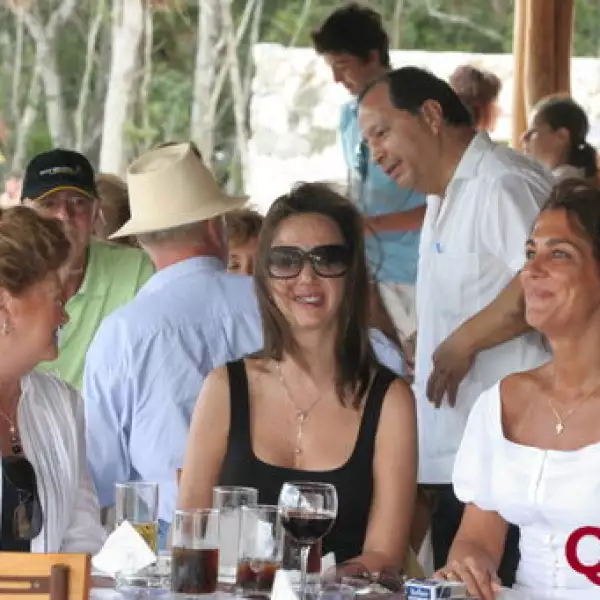 Julieta Perez Rea, Silvia Perez Rea, Elsa Contreras